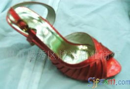 夏日足尖风情 探秘凉鞋选购与保养全攻略